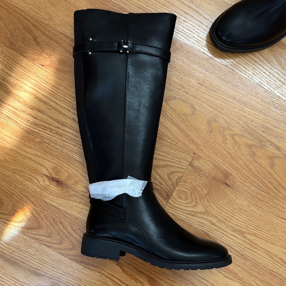 NWOT, Kenneth Cole Reaction Black Heeled Boots - Picture 2 of 4